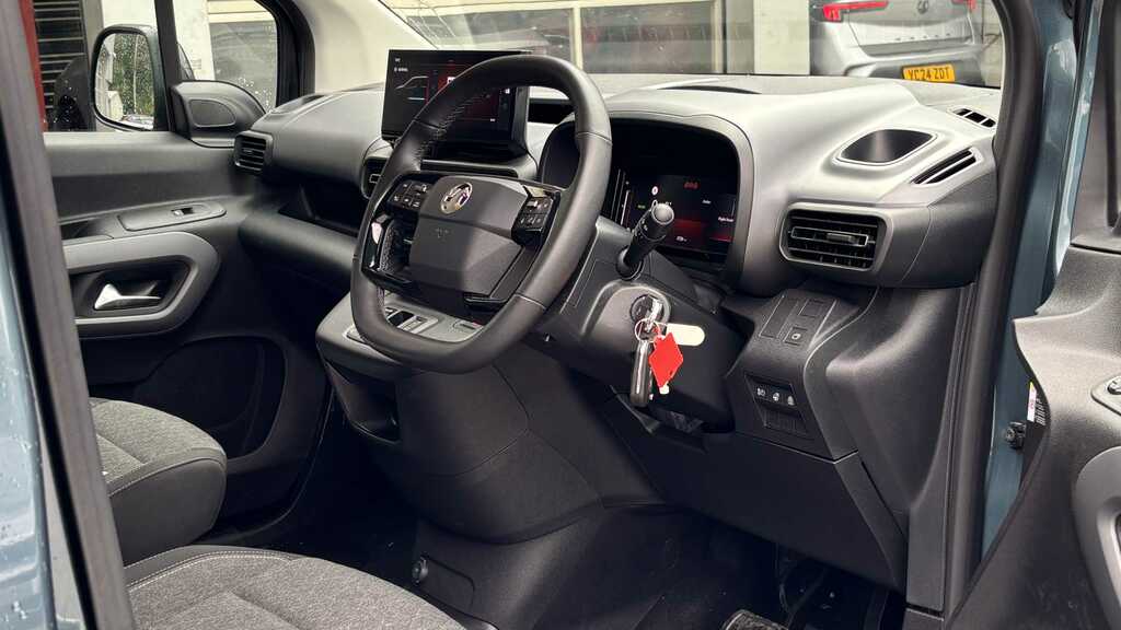 Vauxhall Combo-e Life 52Kwh Ultimate XL Mpv 7.4Kw Cha Black #7