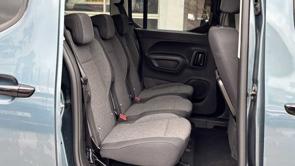 Vauxhall Combo-e Life 52Kwh Ultimate XL Mpv 7.4Kw Cha Black #9