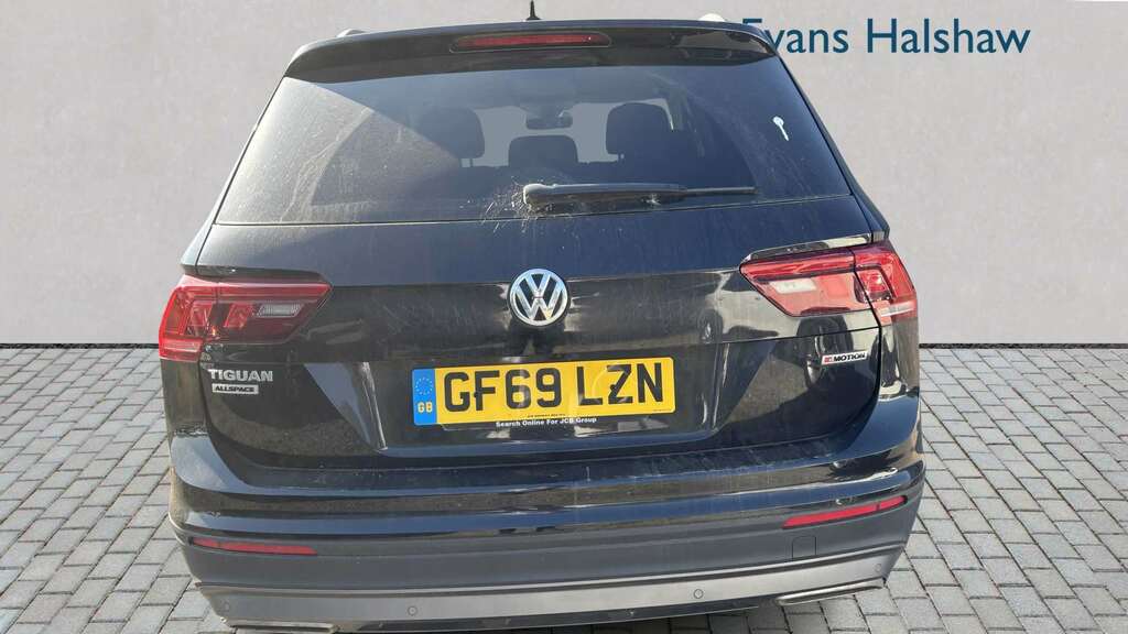 Volkswagen Tiguan Allspace 2.0 Tdi 4Motion Match Dsg 2019 Black #4