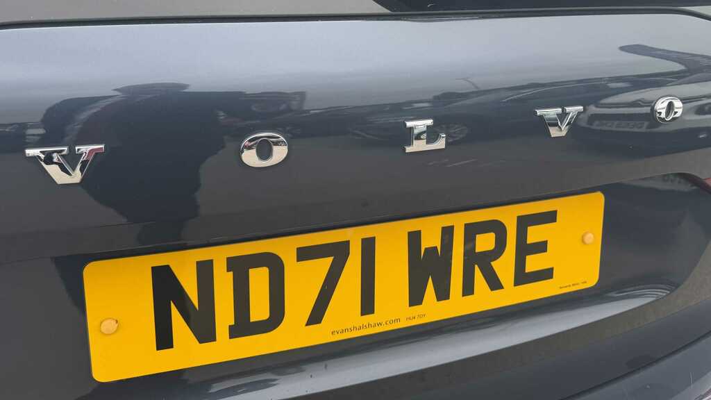 Volvo XC60 R-design Pro, B5 Mild Hybrid White #28