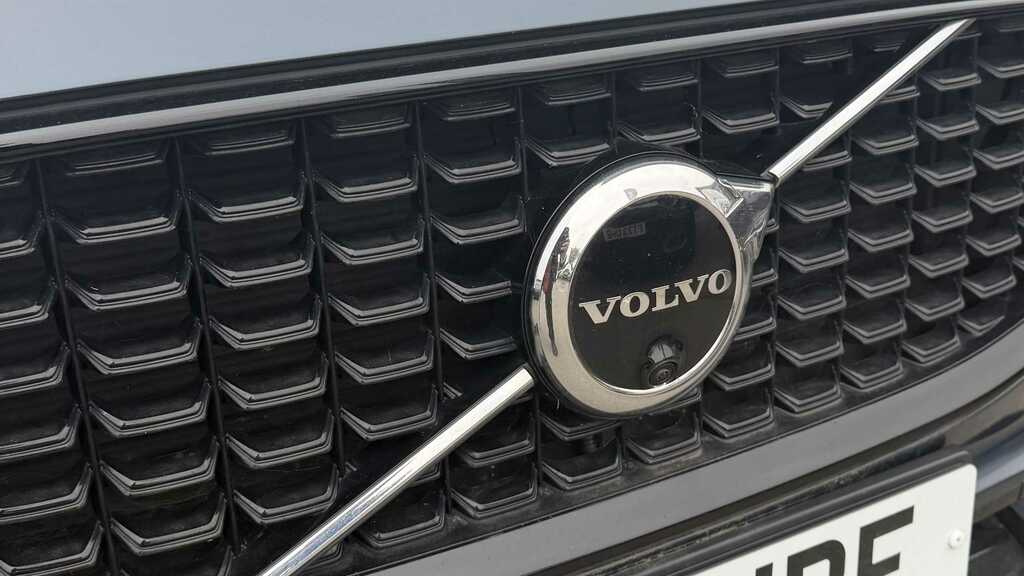 Volvo XC60 R-design Pro, B5 Mild Hybrid White #26