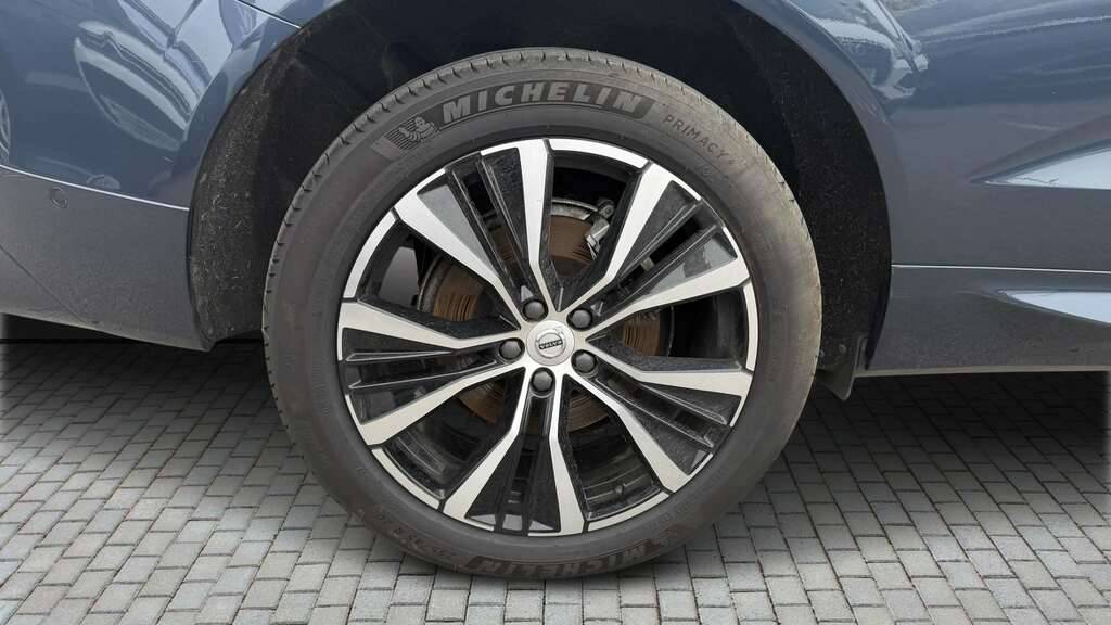 Volvo XC60 R-design Pro, B5 Mild Hybrid White #8