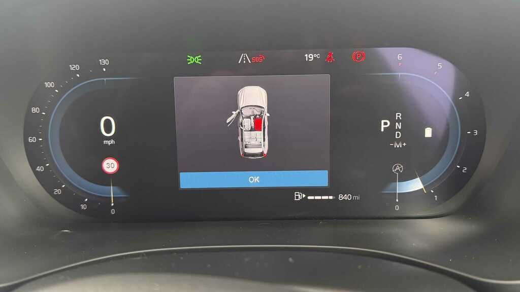Volvo XC60 R-design Pro, B5 Mild Hybrid White #24
