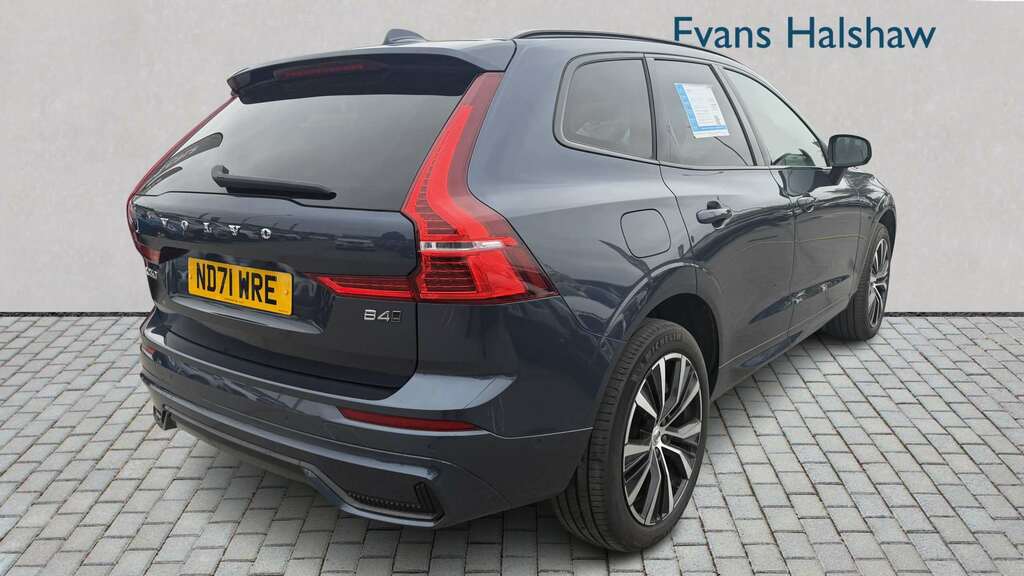 Volvo XC60 R-design Pro, B5 Mild Hybrid White #7
