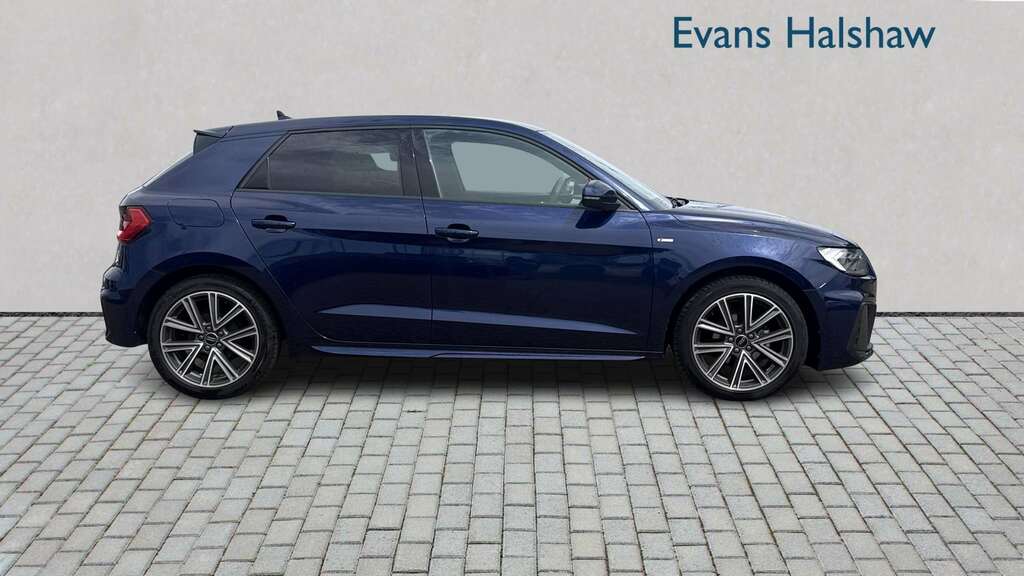 Audi A1 35 Tfsi Black Edition S Tronic 2025 Red #6