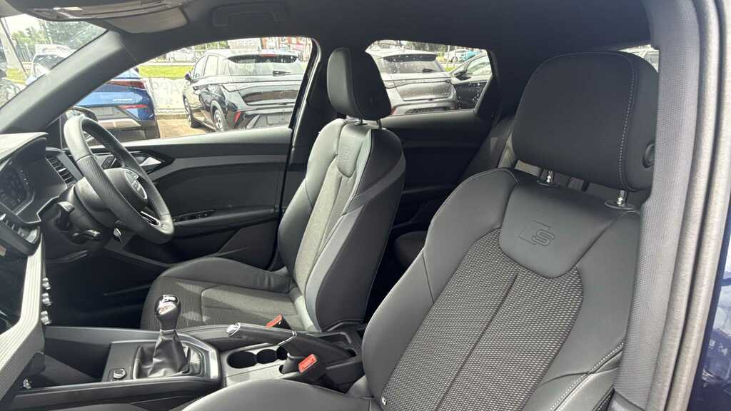 Audi A1 35 Tfsi Black Edition S Tronic 2025 Red #9