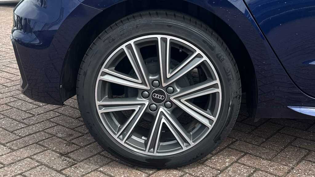Audi A1 35 Tfsi Black Edition S Tronic 2025 Red #26