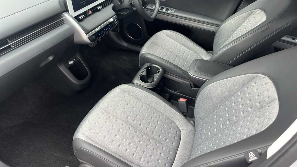 Hyundai Ioniq 5 Hatchback Black #10