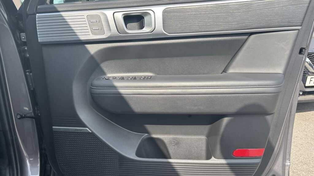 Hyundai Santa Fe 1.6L Ultimate Black #8