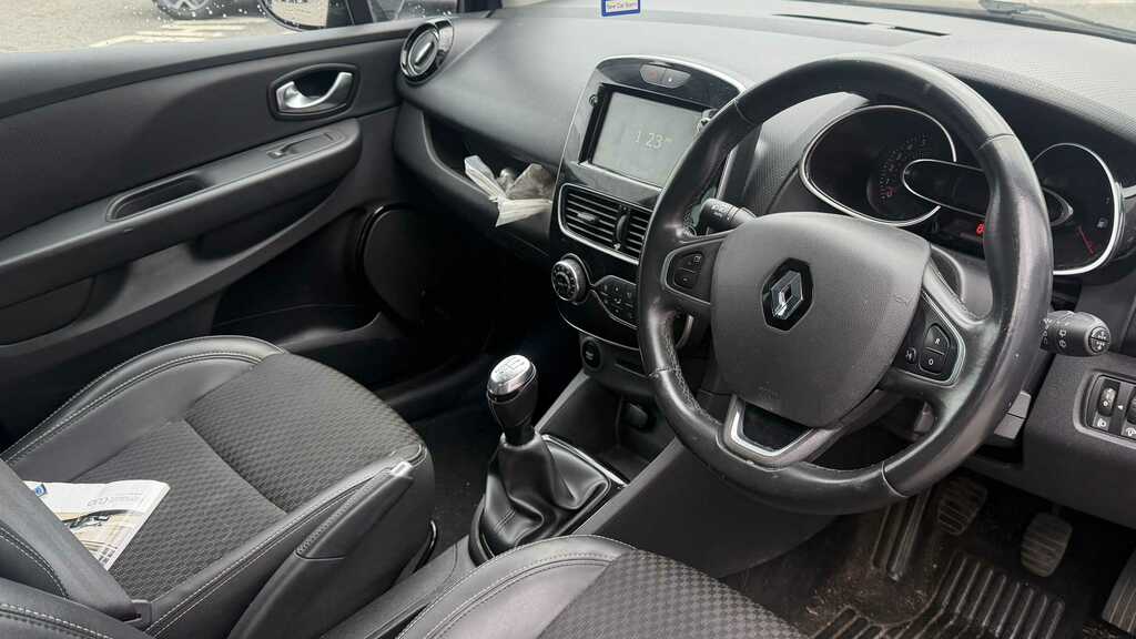 Renault Clio 0.9 Tce Iconic Hatchback #8