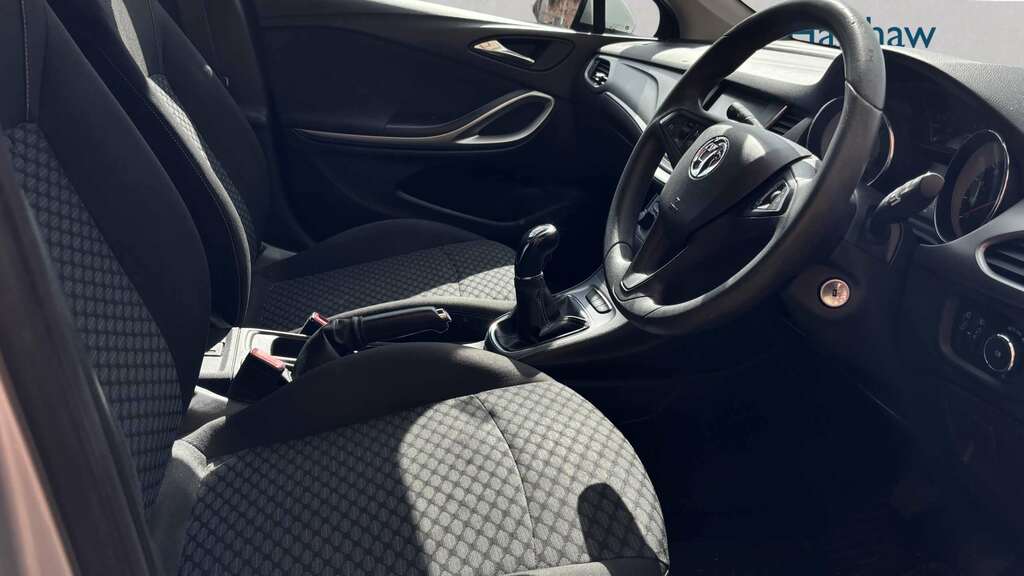 Vauxhall Astra 1.6 Cdti 16V 136 Design 2017 Silver #3