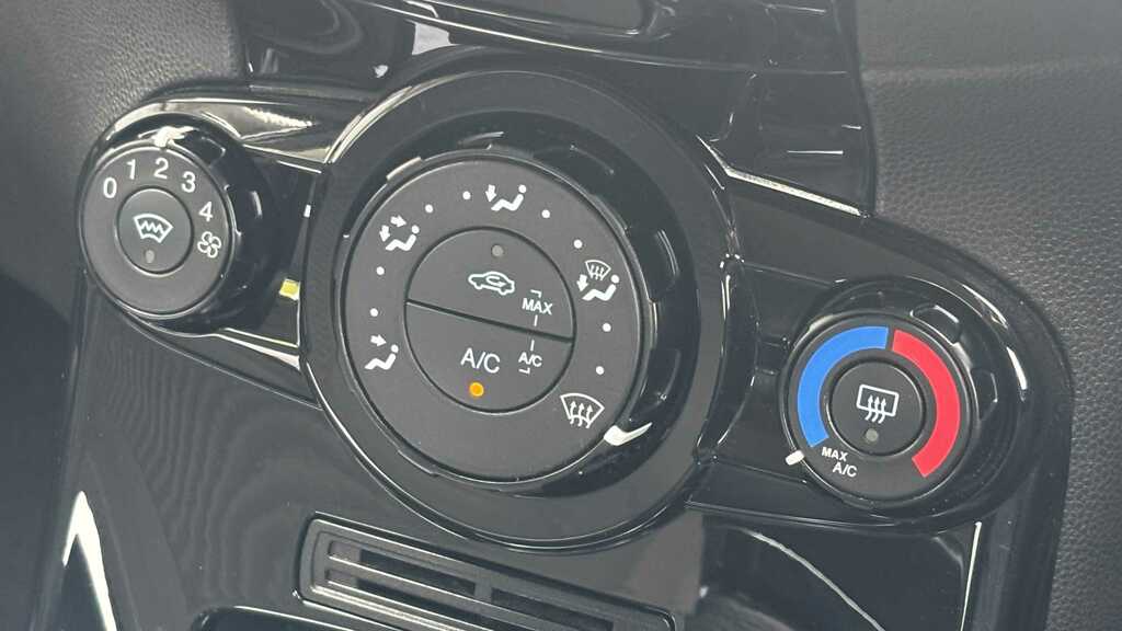Ford Fiesta 1.25 82 Zetec 2016 Blue #9