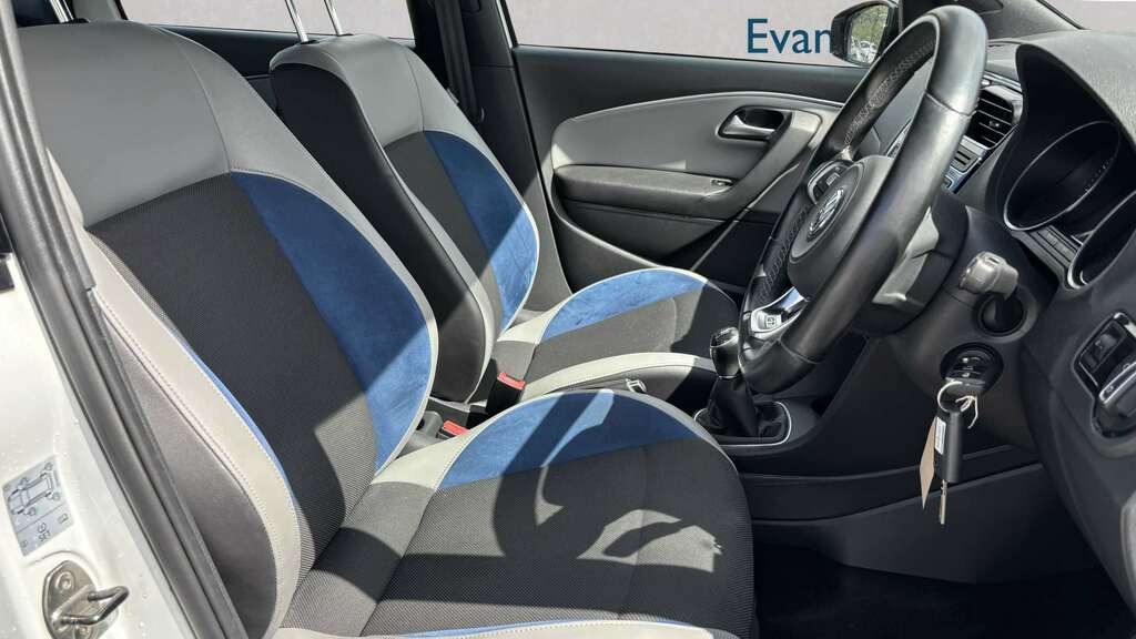Volkswagen Polo 1.4 Tsi Act Bluegt 2015 White #3