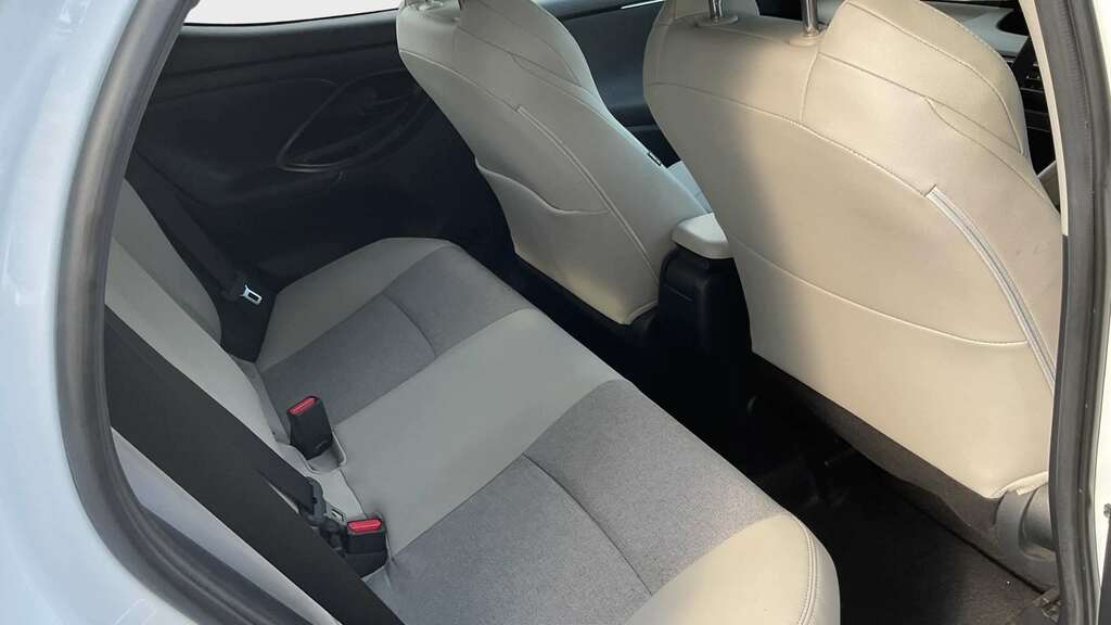 Toyota Yaris Hatchback White #7
