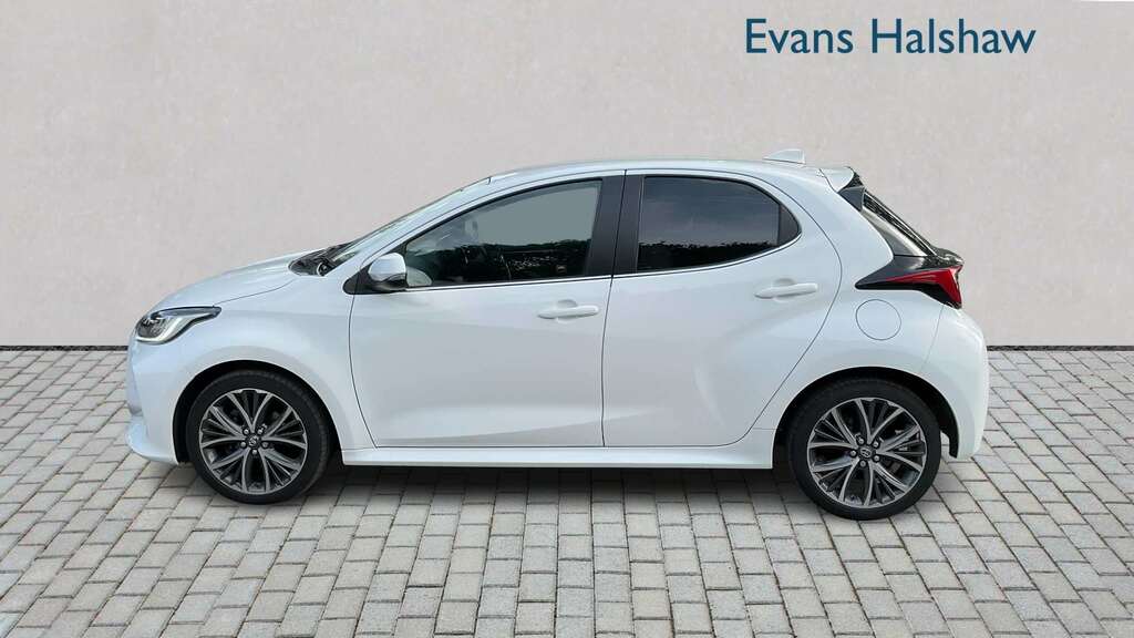 Toyota Yaris 1.5 Hybrid Excel Cvt 2022 White #5
