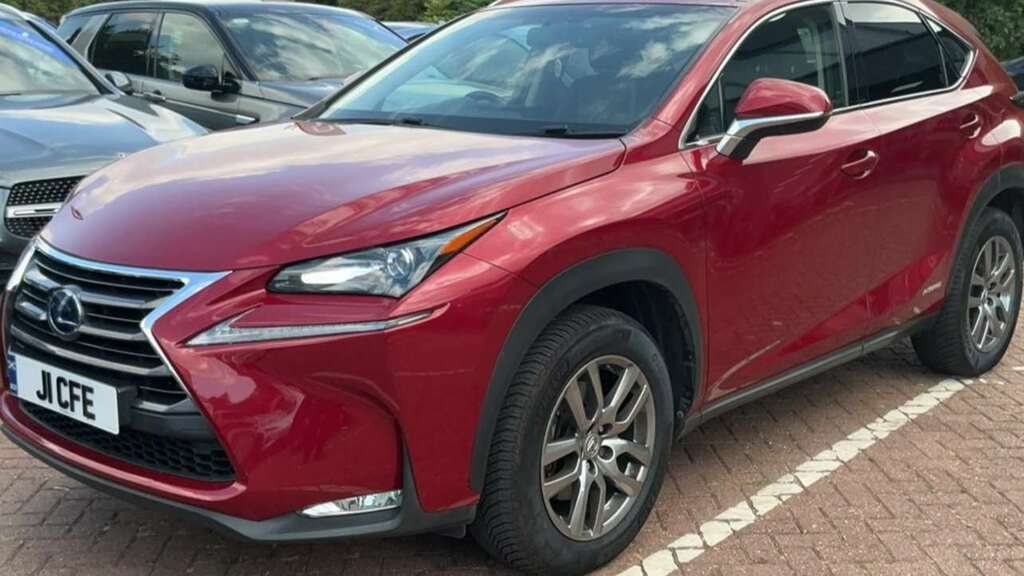Lexus NX 300H 2.5 Luxury Cvt 2015 Red