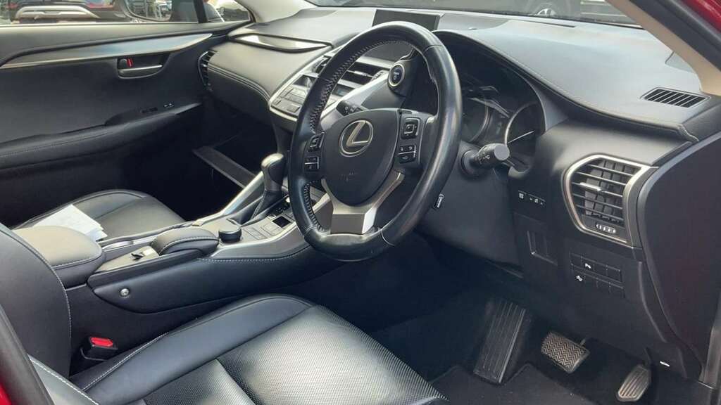 Lexus NX 300H 2.5 Luxury Cvt 2015 Red #4