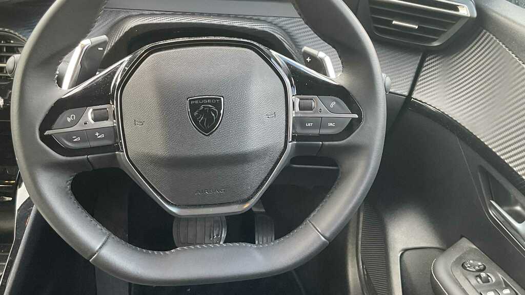 Peugeot 208 Allure Black #11