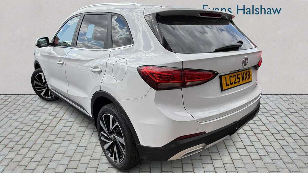 MG ZS 1.5 Hybrid Trophy 2025 White #2