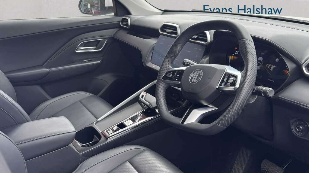 MG ZS 1.5 Hybrid Trophy 2025 White #5