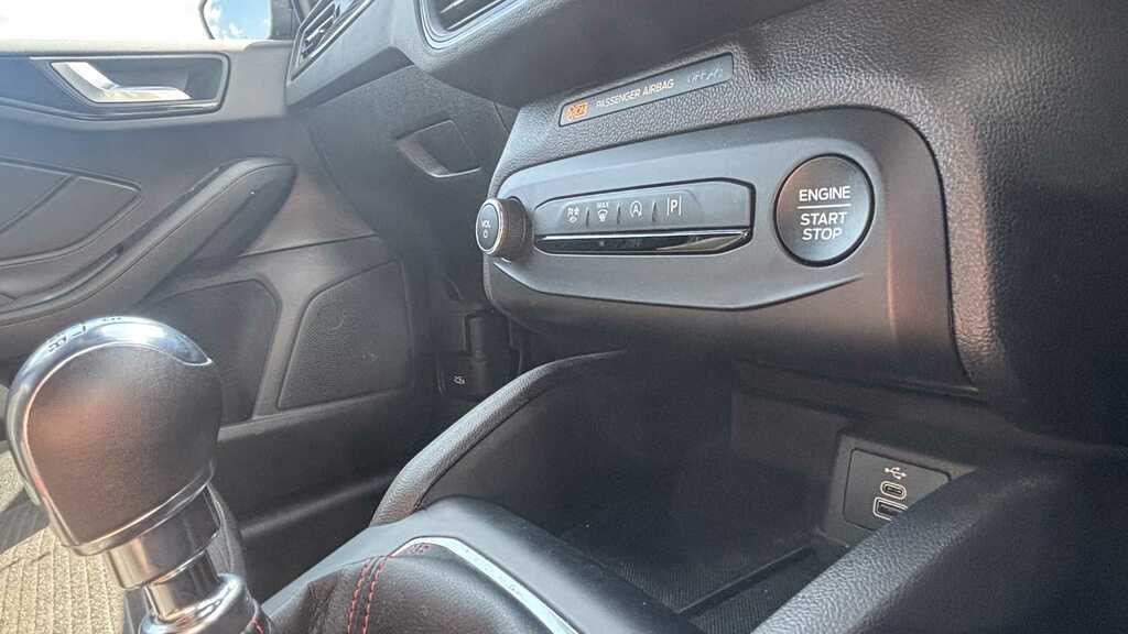 Ford Focus 1.0 Ecoboost Hybrid Mhev 155 St-line X Red #17