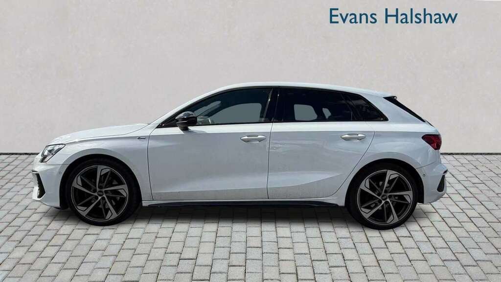 Audi A3 Audi A3 Sportback 40 Tfsi E Sport S Tronic Black #4