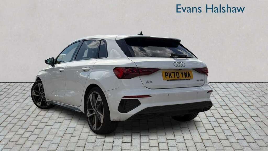 Audi A3 Audi A3 Sportback 40 Tfsi E Sport S Tronic Black #2