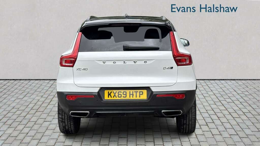 Volvo XC40 2.0 D4 190 R Design Pro Awd Geartronic 2019 White #4