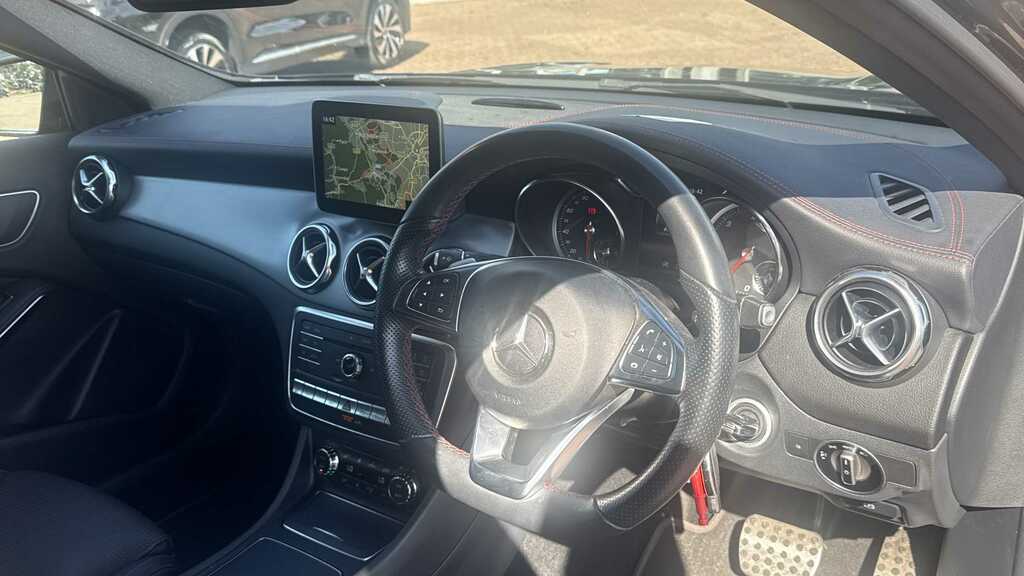 Mercedes-Benz GLA Class Mercedes-benz Gla Hatchback Gla 220D 4Matic Grey #7