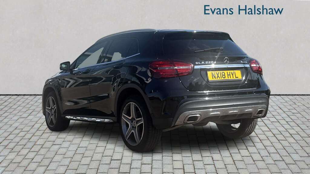 Mercedes-Benz GLA Class 220D 4Matic Amg Line Premium 2018 Black #4