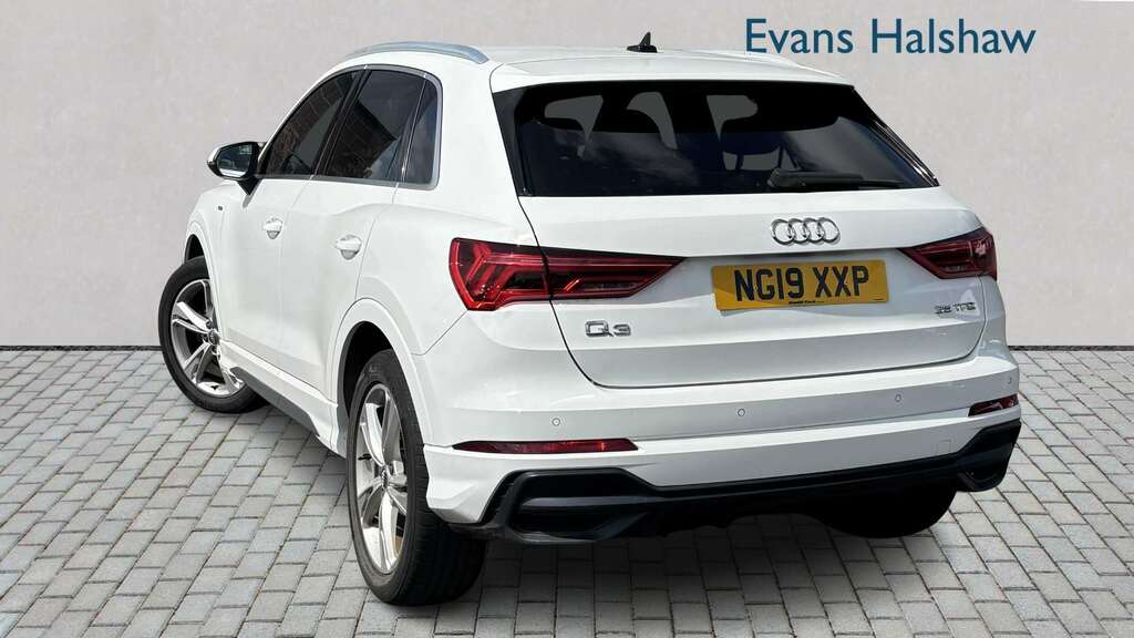 Audi Q3 35 Tfsi S Line 2019 White #2
