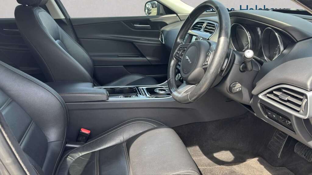 Jaguar XE 2.0 Prestige 2016 Grey #3