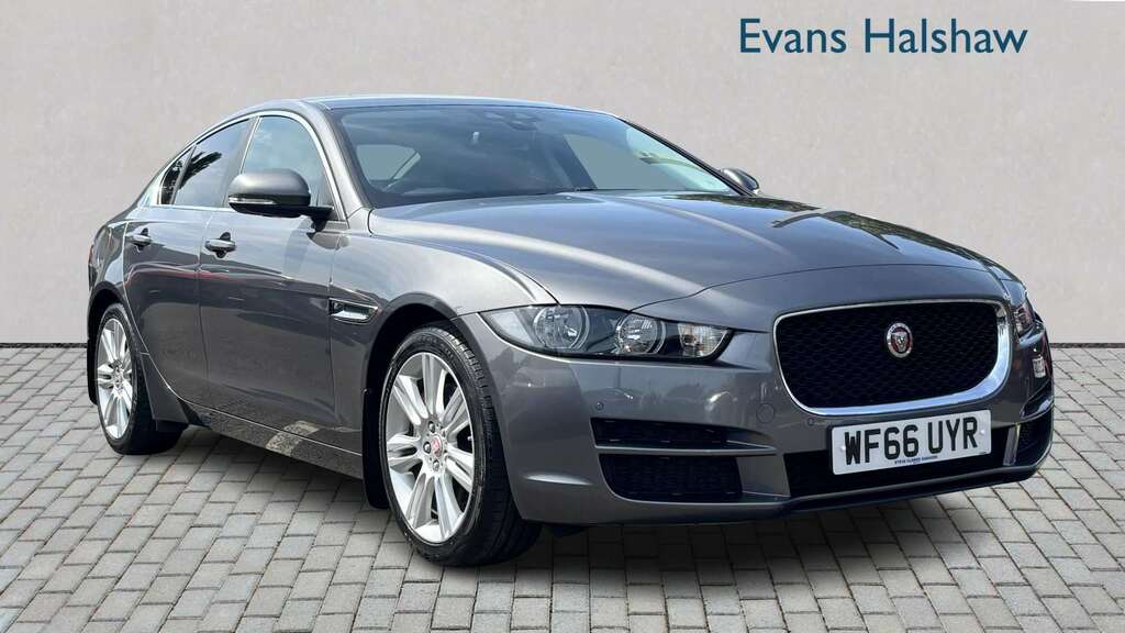 Jaguar XE 2.0 Prestige 2016 Grey