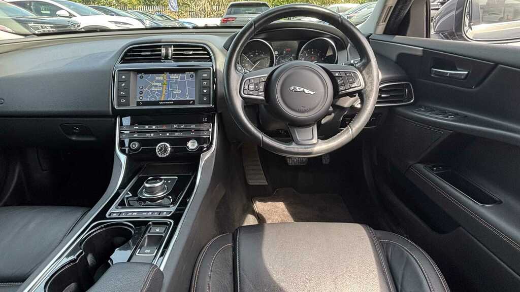 Jaguar XE 2.0 240 R-sport Silver #12