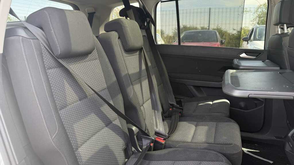 Volkswagen Touran Mpv White #10