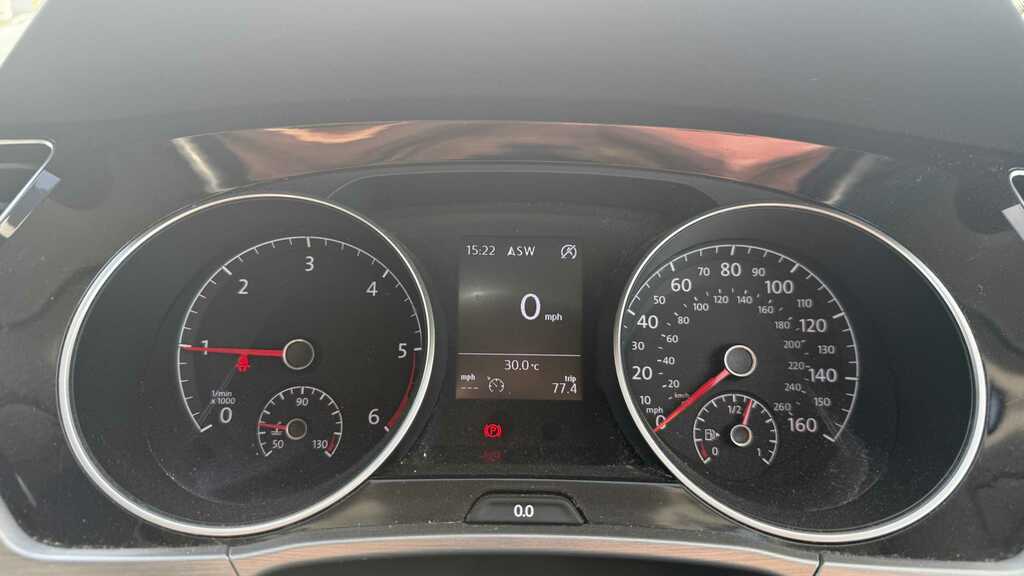 Volkswagen Touran Mpv White #19