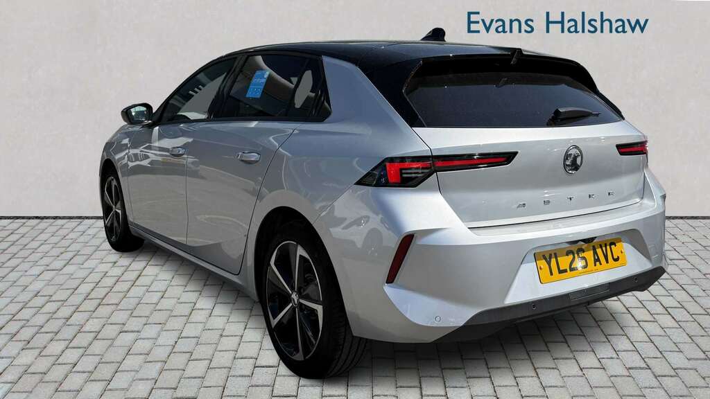Vauxhall Astra 1.2 Turbo 130 Griffin 2026 White #5
