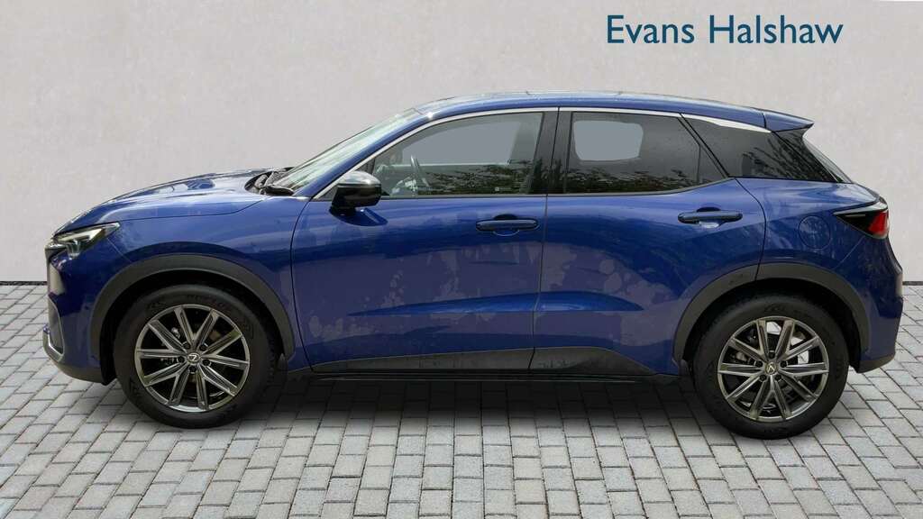 Lexus LBX 1.5 Takumi E-cvt 2024 Blue #3