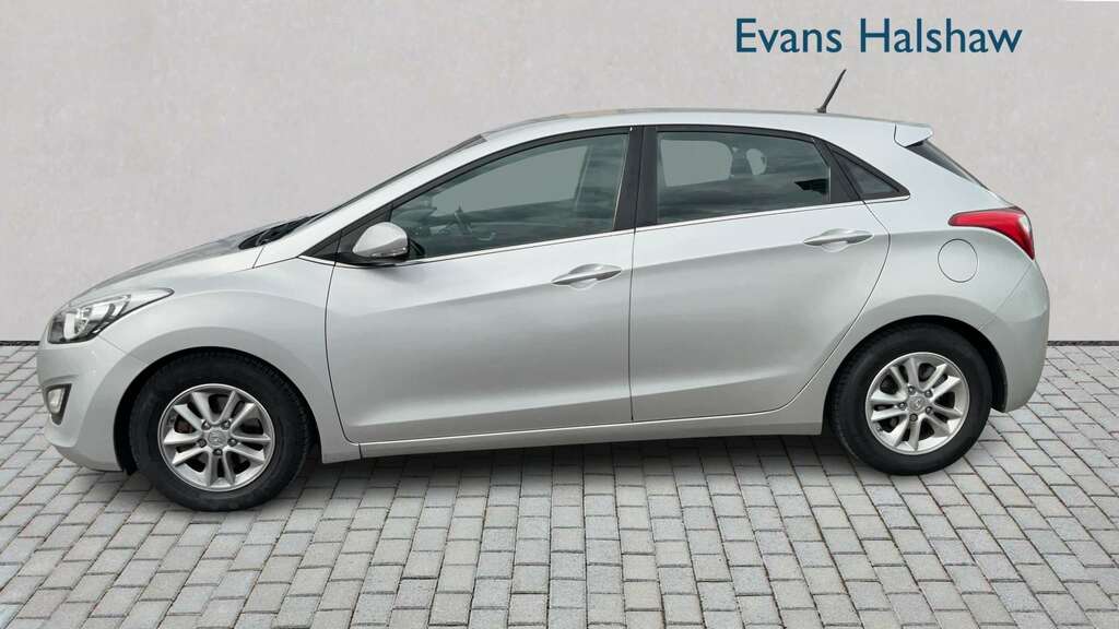 Hyundai I30 1.6 Crdi Blue Drive Se Nav 2015 Silver #3