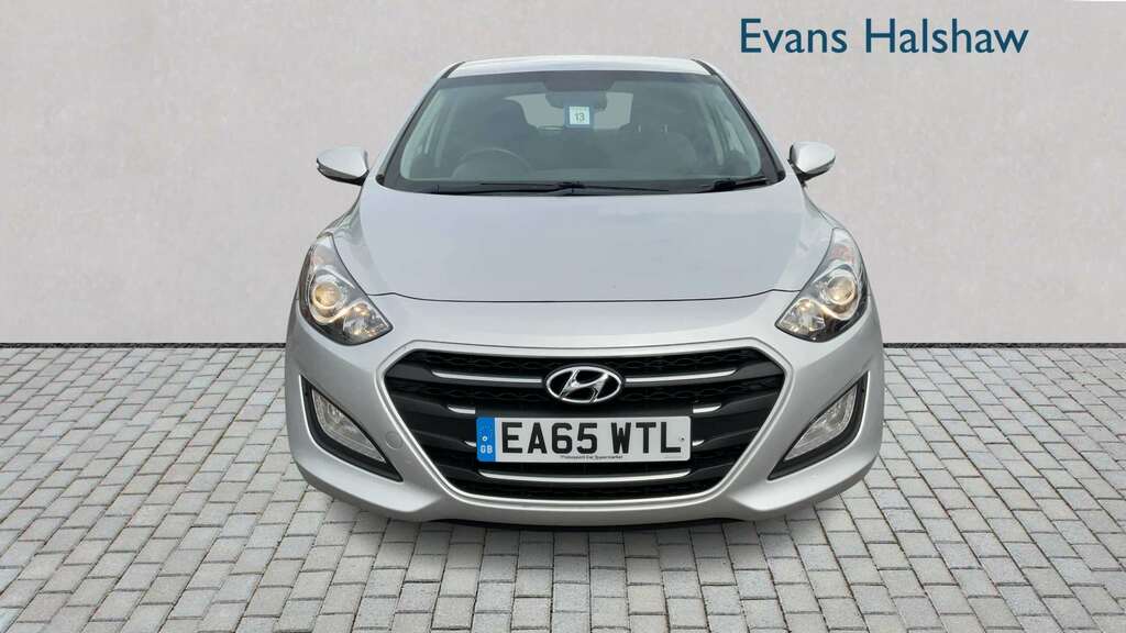 Hyundai I30 1.6 Crdi Blue Drive Se Nav 2015 Silver #4
