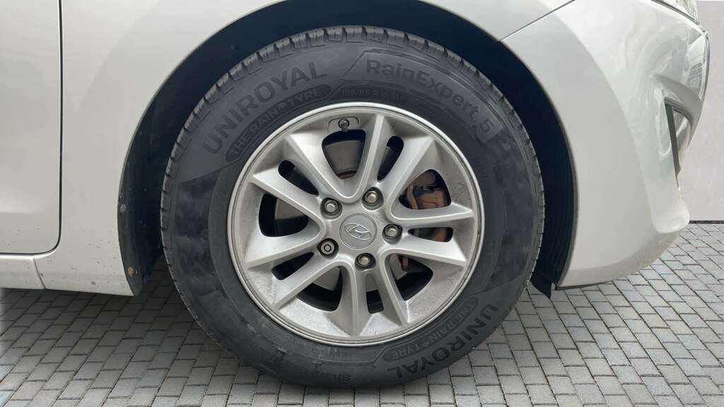 Hyundai I30 1.6 Crdi Blue Drive Se Nav 2015 Silver #6