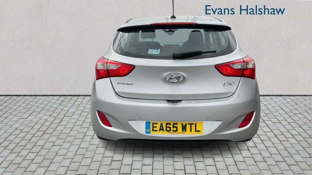 Hyundai I30 1.6 Crdi Blue Drive Se Nav 2015 Silver #5