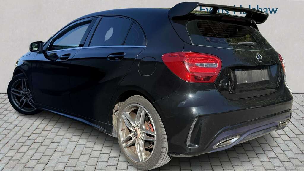 Mercedes-Benz A Class 1.5 Se 7G-dct Euro 6 Ss Blue #2