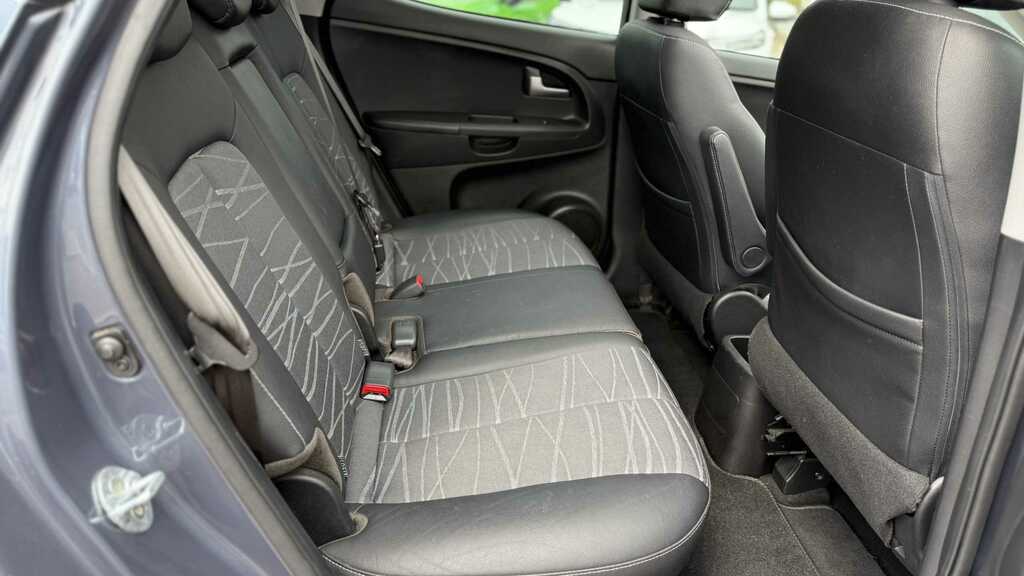 Kia Venga 1.6 3 Mpv - Only 34000 Miles Blue #8