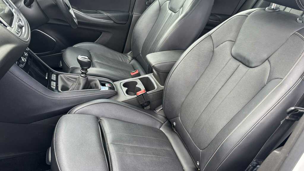 Vauxhall Grandland X Sri Nav Red #9