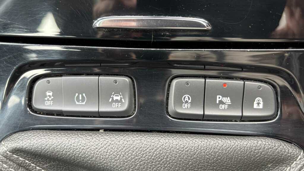 Vauxhall Grandland X Sri Nav Red #17
