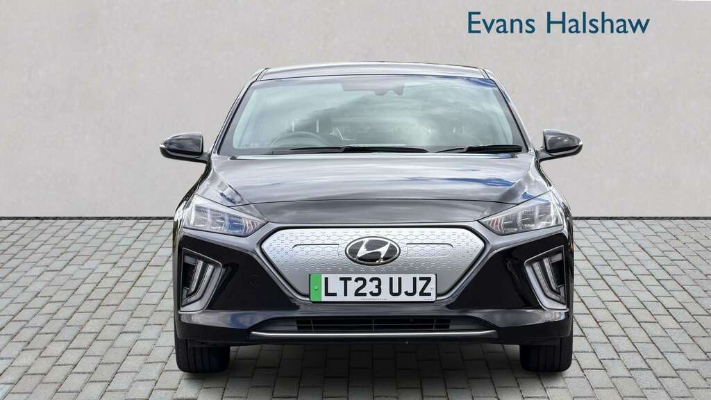 Hyundai Ioniq 73Kwh Ultimate Black #4