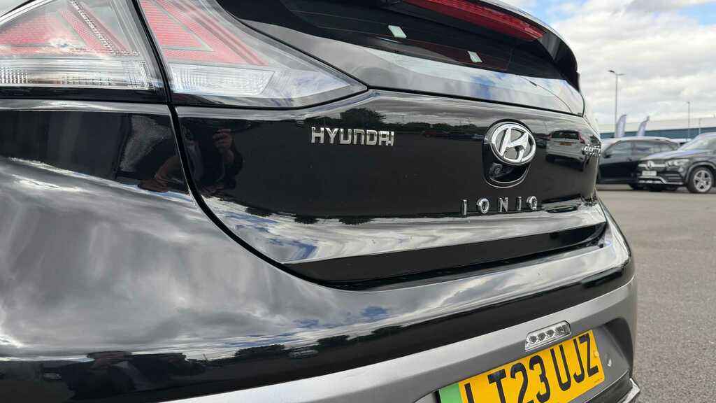 Hyundai Ioniq 73Kwh Ultimate Black #25