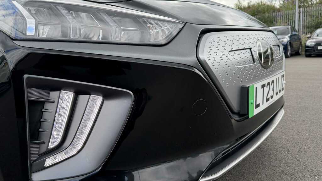Hyundai Ioniq 73Kwh Ultimate Black #24