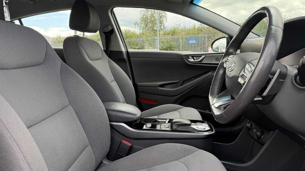 Hyundai Ioniq 73Kwh Ultimate Black #3